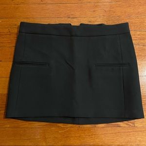 Zara Minimalist Mini Skirt. Black. Size XS